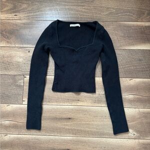 Abercrombie Sweetheart Neckline Cropped Long Sleeve Knit Sweater